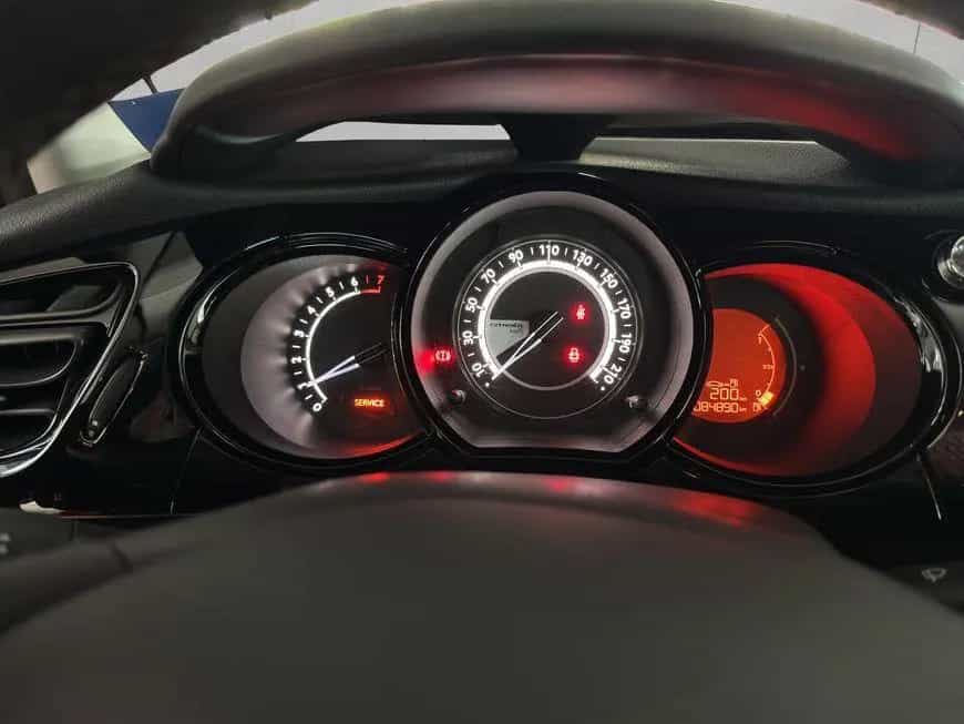 Citroën C3 Pure Tech 110 Stop&Start Exclusive 01/2017-photo-11