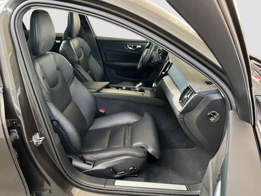 Volvo V60 B4 Inscription Aut Glasd Leder PilotAssist B 02/2021-photo-18
