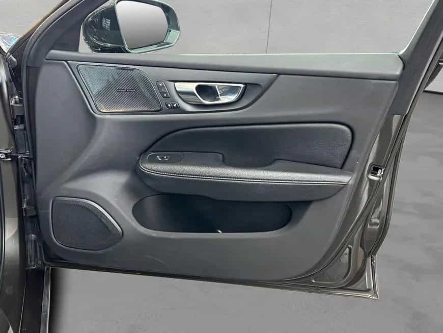 Volvo V60 B4 Inscription Aut Glasd Leder PilotAssist B 02/2021-photo-19