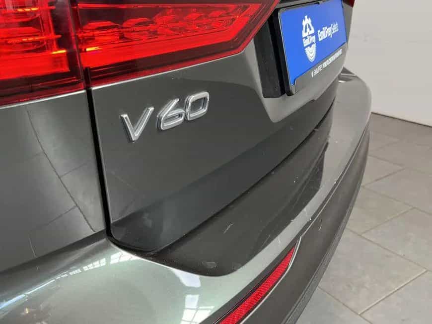 Volvo V60 B4 Inscription Aut Glasd Leder PilotAssist B 02/2021-photo-26