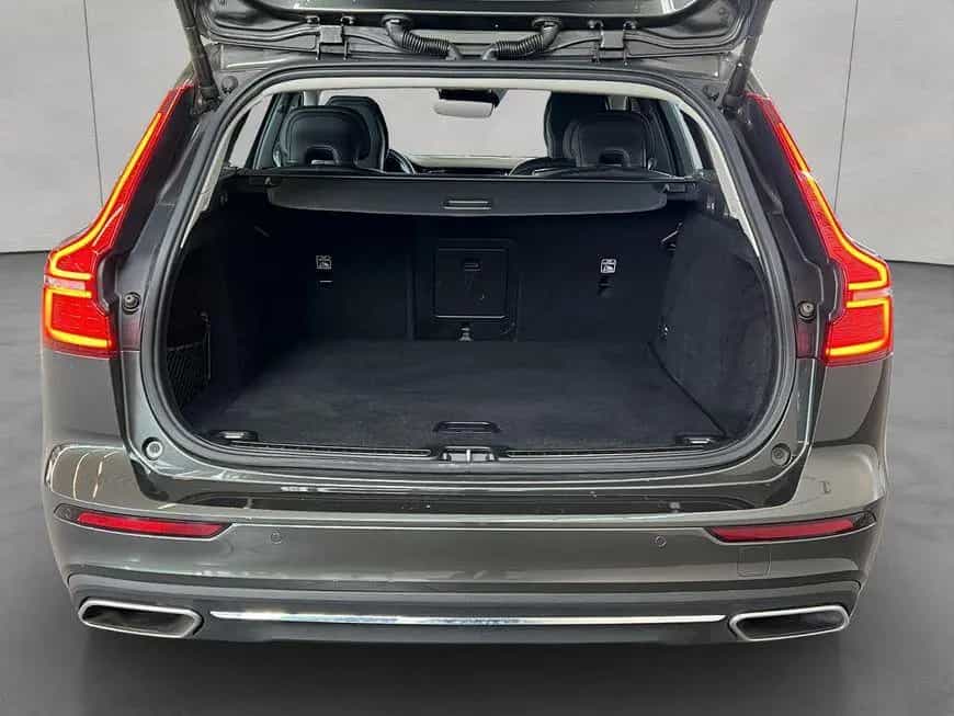 Volvo V60 B4 Inscription Aut Glasd Leder PilotAssist B 02/2021-photo-4