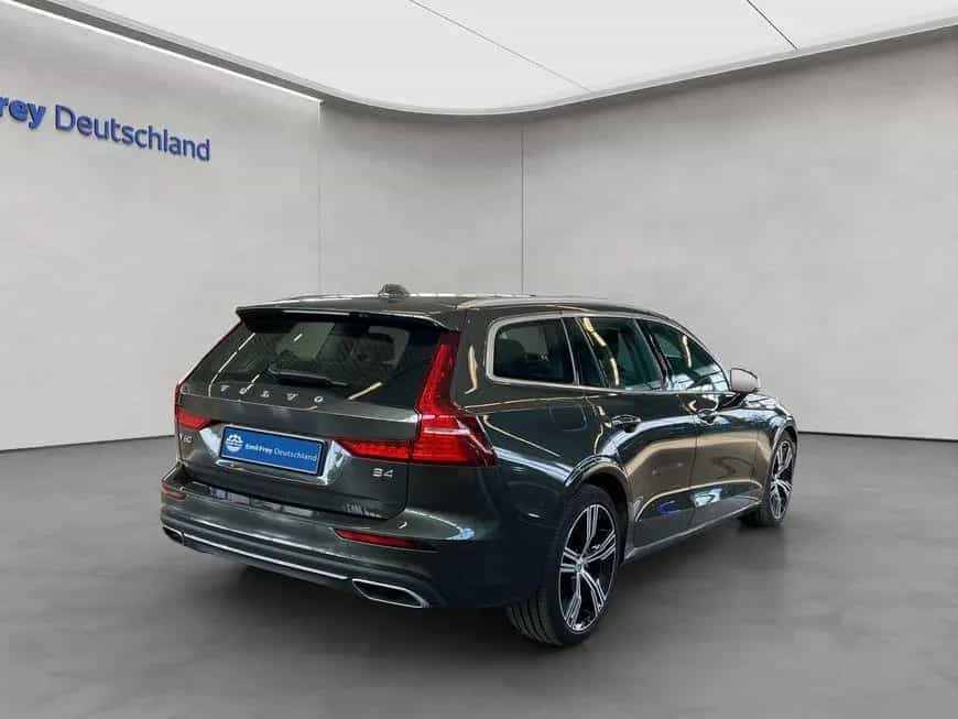 Volvo V60 B4 Inscription Aut Glasd Leder PilotAssist B 02/2021-photo-5