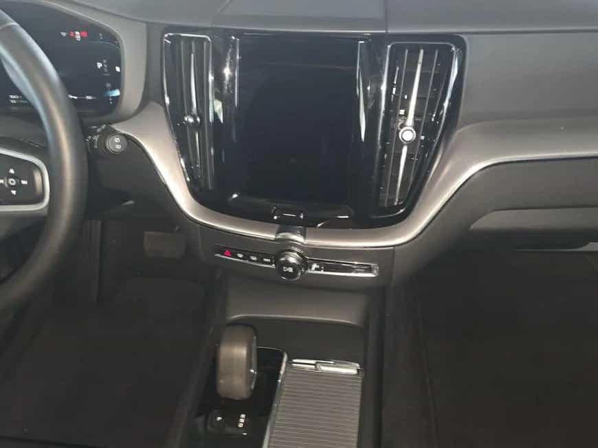 Volvo XC60 B5 D AWD Geartronic Momentum Pro 02/2022-photo-11