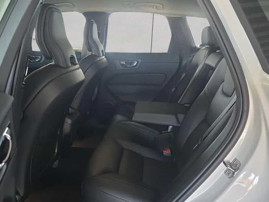 Volvo XC60 B5 D AWD Geartronic Momentum Pro 02/2022-photo-13