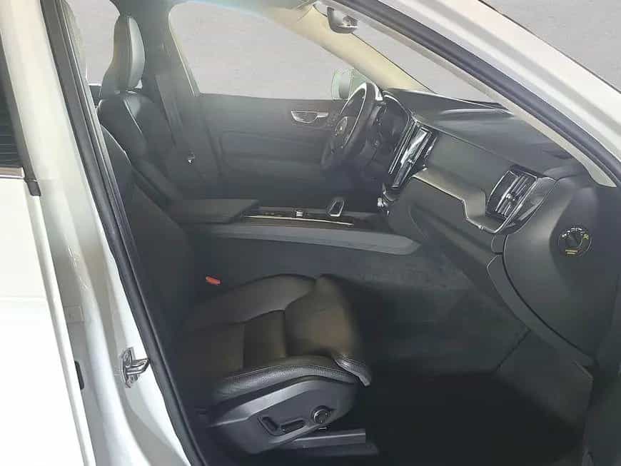 Volvo XC60 B5 D AWD Geartronic Momentum Pro 02/2022-photo-14