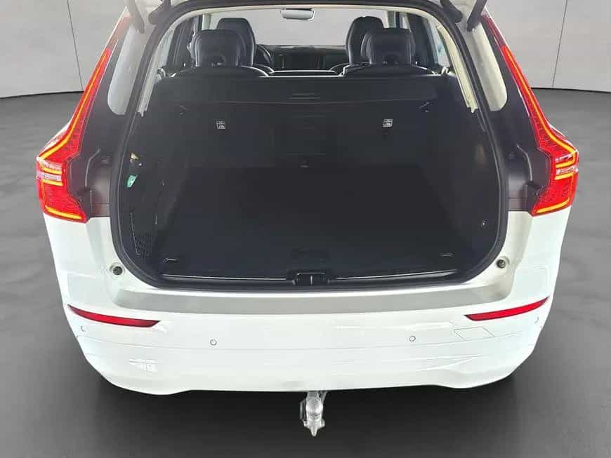 Volvo XC60 B5 D AWD Geartronic Momentum Pro 02/2022-photo-4