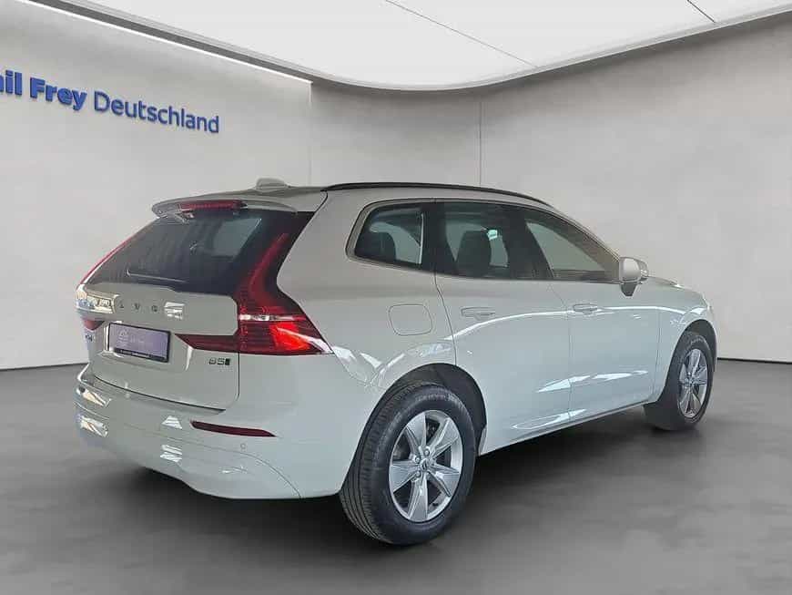 Volvo XC60 B5 D AWD Geartronic Momentum Pro 02/2022-photo-5