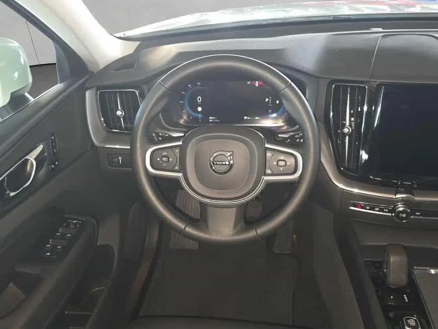 Volvo XC60 B5 D AWD Geartronic Momentum Pro 02/2022-photo-7