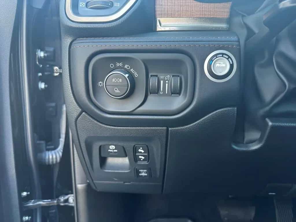 Dodge RAM 1500 Longhorn BOX MWK Luft GAS dt. Ausli Luf 11/2023-photo-22