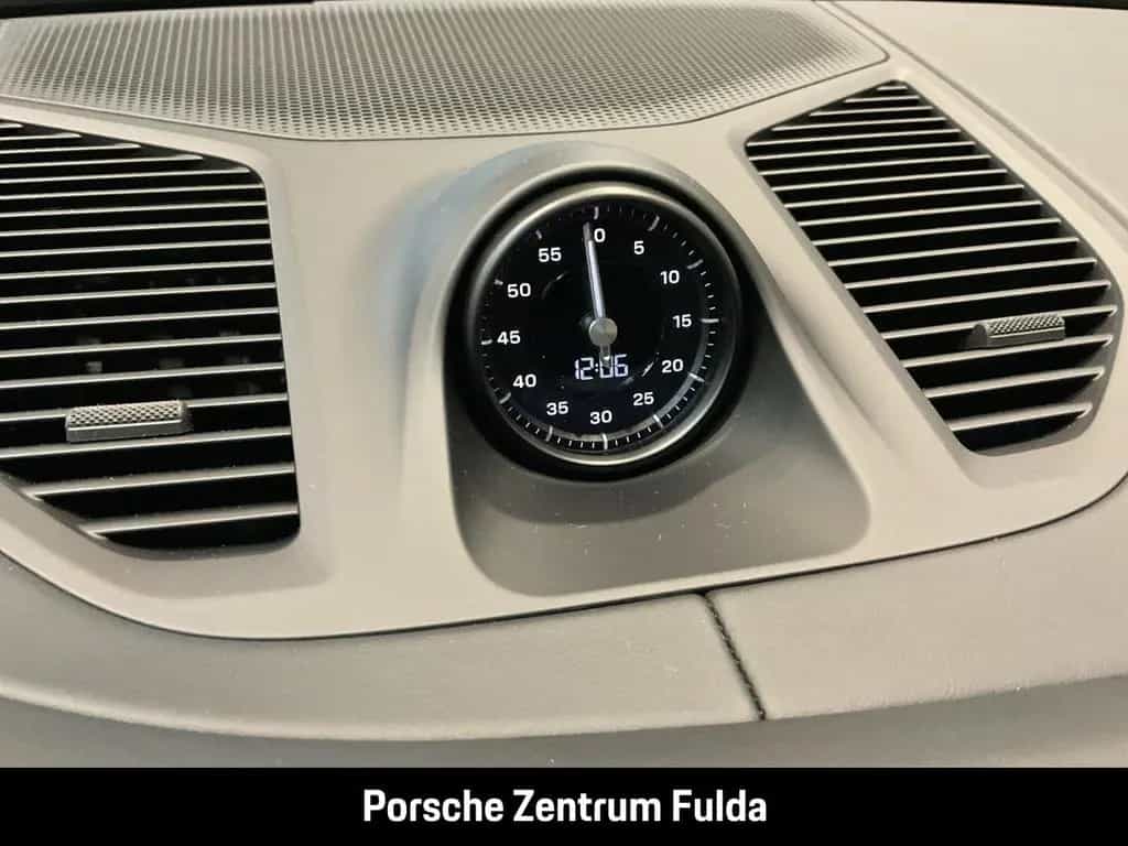 Porsche Cayenne GTS Coupe HA-Lenkung InnoDrive Head-Up 04/2026-photo-23
