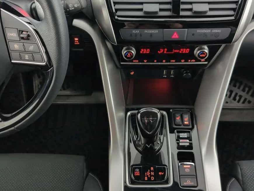 Mitsubishi Eclipse Cross Plug-In Hybrid 4WD Select +NAVI+LE 07/2024-photo-13