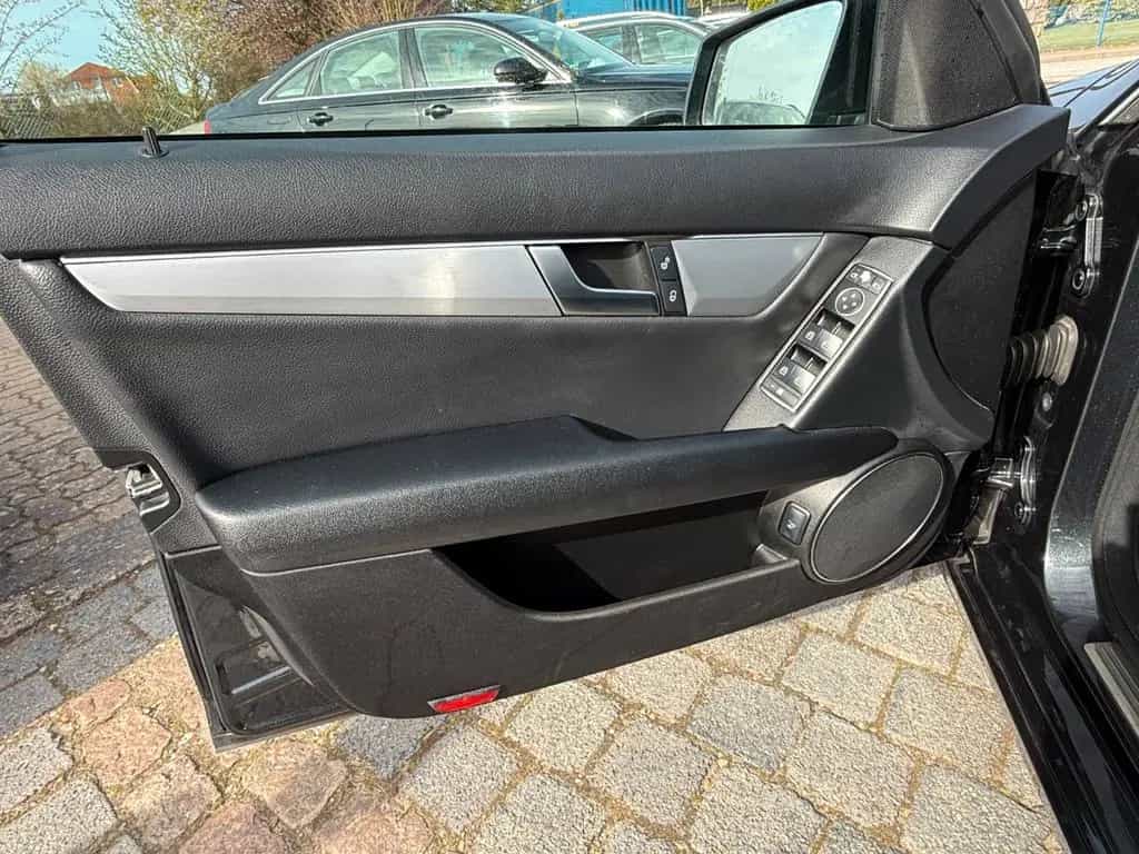 Mercedes-Benz C 180 Lim 1,8 CGI BlueEfficiency Automatik 06/2011-photo-15