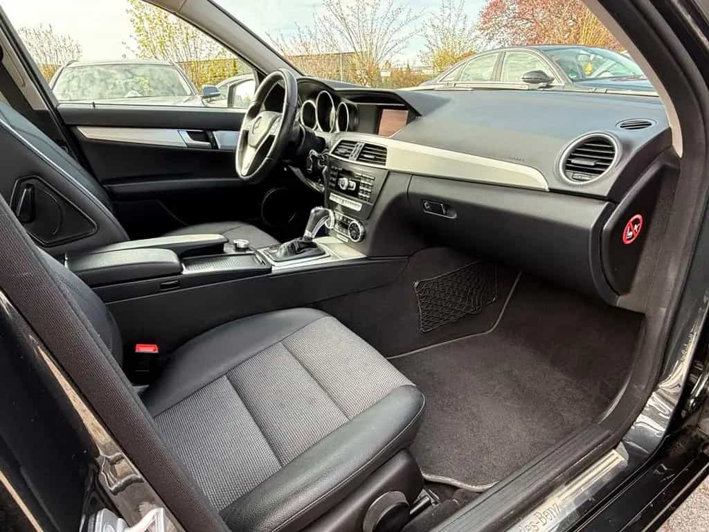 Mercedes-Benz C 180 Lim 1,8 CGI BlueEfficiency Automatik 06/2011-photo-16