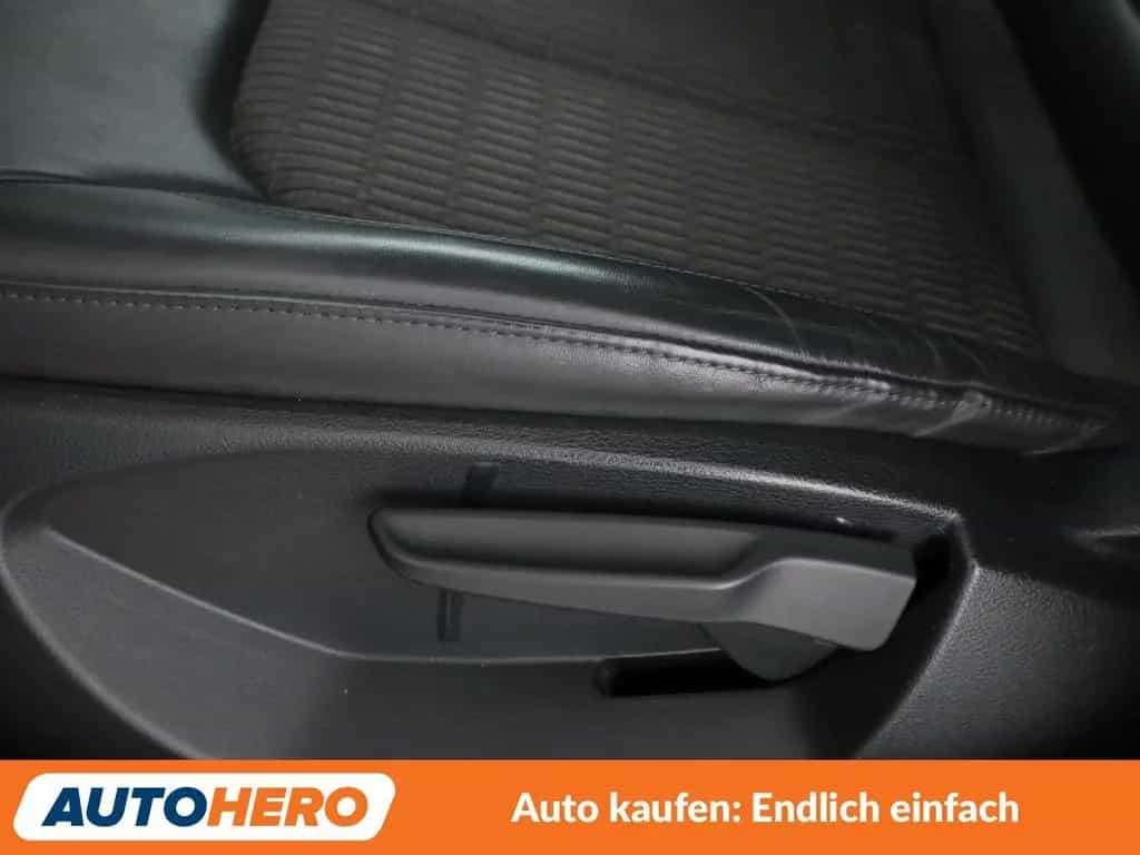 Audi A3 Limousine 35 TFSI Design Aut.*NAV*TEMP*CAM* 10/2019-photo-32