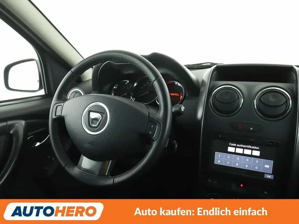 Dacia Duster 1.2 TCe Prestige 4x2*NAVI*TEMPO*PDC*SHZ* 02/2016-photo-12