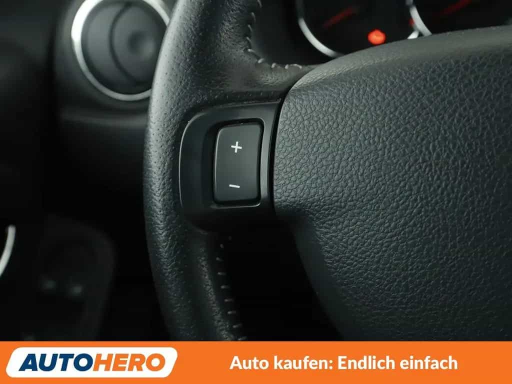 Dacia Duster 1.2 TCe Prestige 4x2*NAVI*TEMPO*PDC*SHZ* 02/2016-photo-25