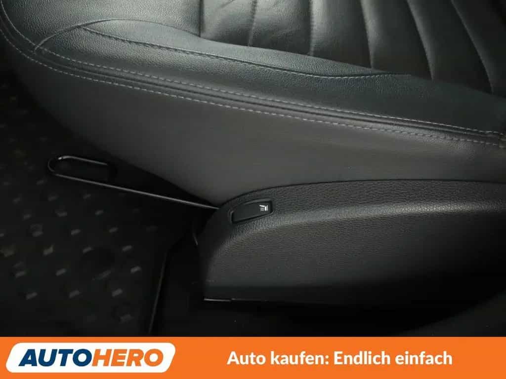 Dacia Duster 1.2 TCe Prestige 4x2*NAVI*TEMPO*PDC*SHZ* 02/2016-photo-27