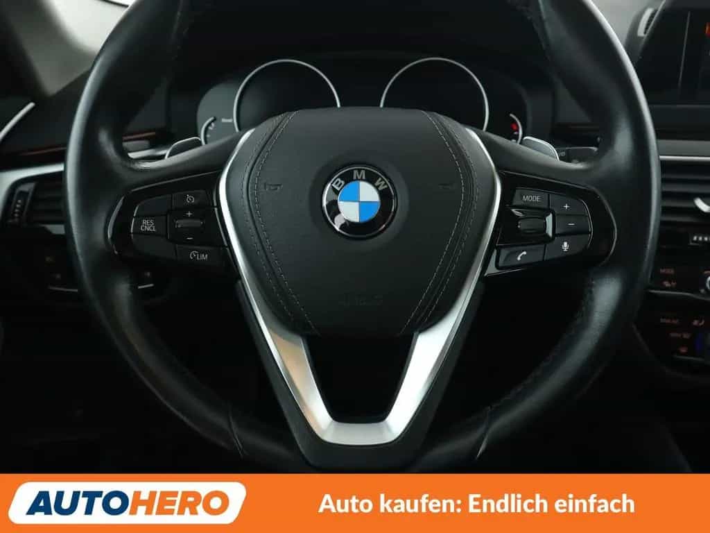 BMW 5 Series 520d Sport Line Aut.*NAVI*LED*TEMPO*CAM*PDC* 07/2019-photo-18