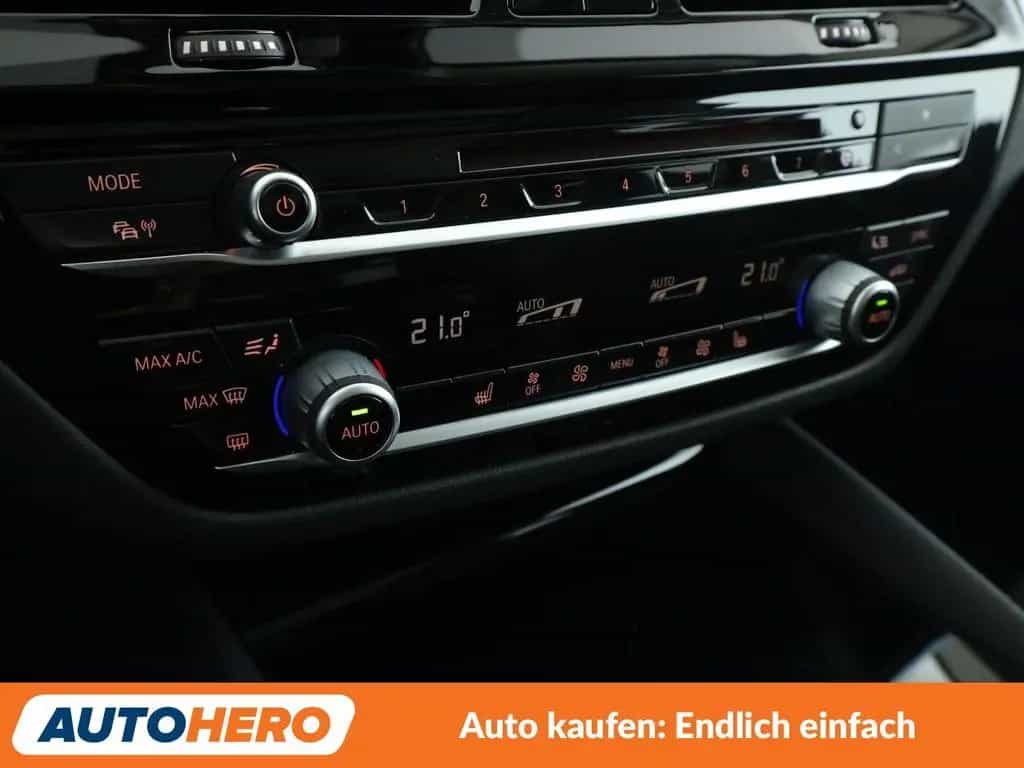 BMW 5 Series 520d Sport Line Aut.*NAVI*LED*TEMPO*CAM*PDC* 07/2019-photo-24