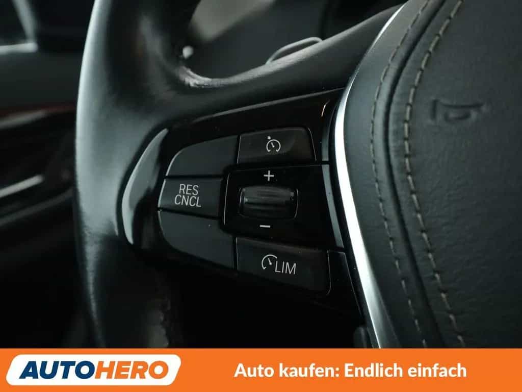 BMW 5 Series 520d Sport Line Aut.*NAVI*LED*TEMPO*CAM*PDC* 07/2019-photo-29