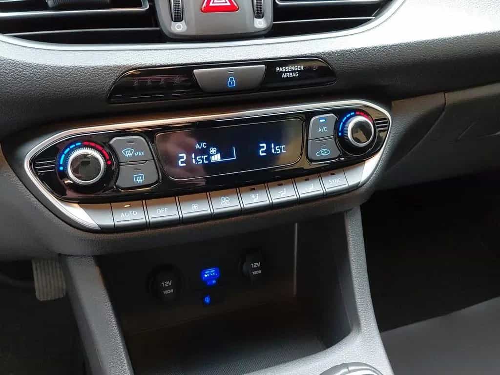 Hyundai i30 1.5 T-GDI Advantage Mild-Hybrid*RKam*LED*AHK 05/2024-photo-18