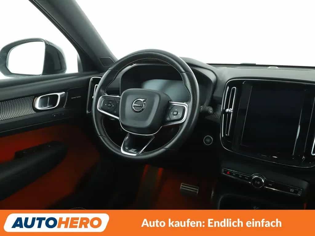 Volvo XC40 2.0 T5 R-Design AWD Aut.*NAV*LED*TEMP*360CAM*PDC 02/2018-photo-12