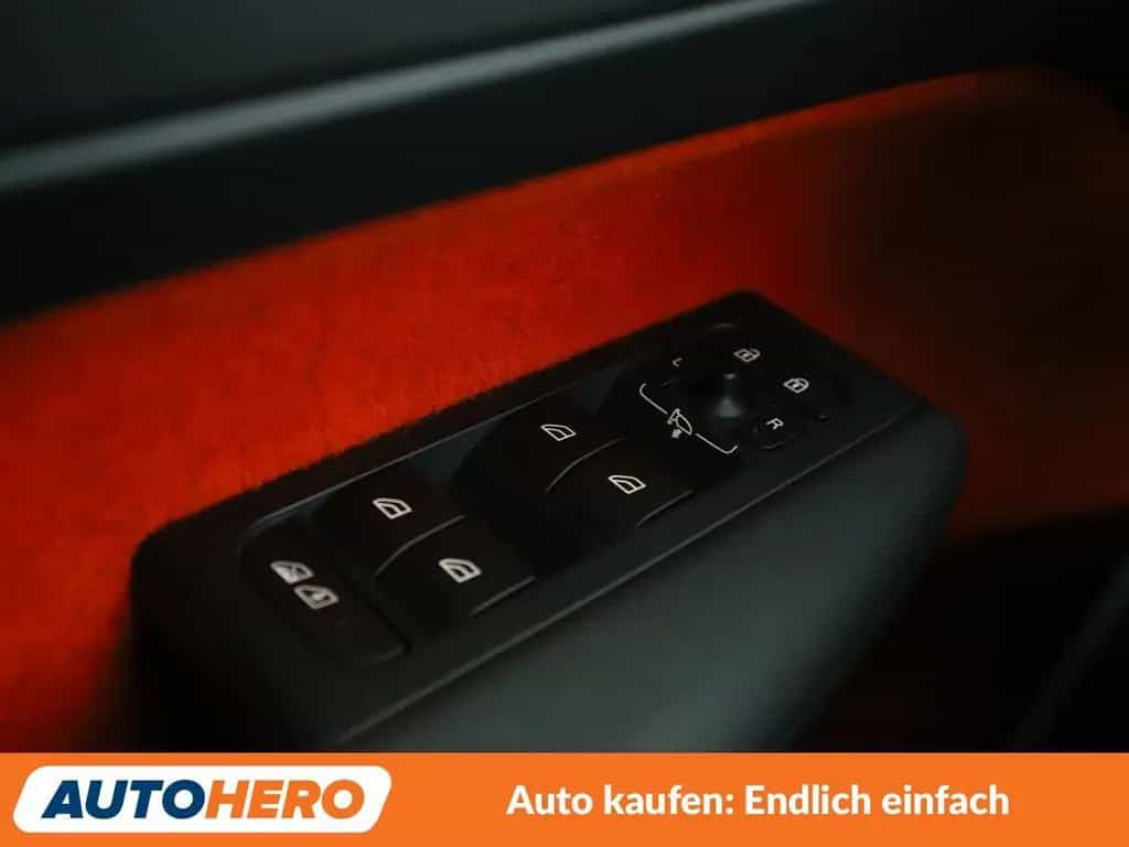 Volvo XC40 2.0 T5 R-Design AWD Aut.*NAV*LED*TEMP*360CAM*PDC 02/2018-photo-25