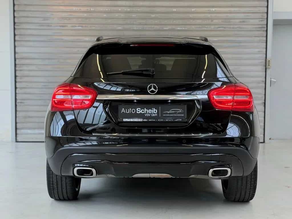 Mercedes-Benz GLA 250 4Matic*1.Hd*Exclusiv*Distronic*Kam*AMG 02/2017-photo-12