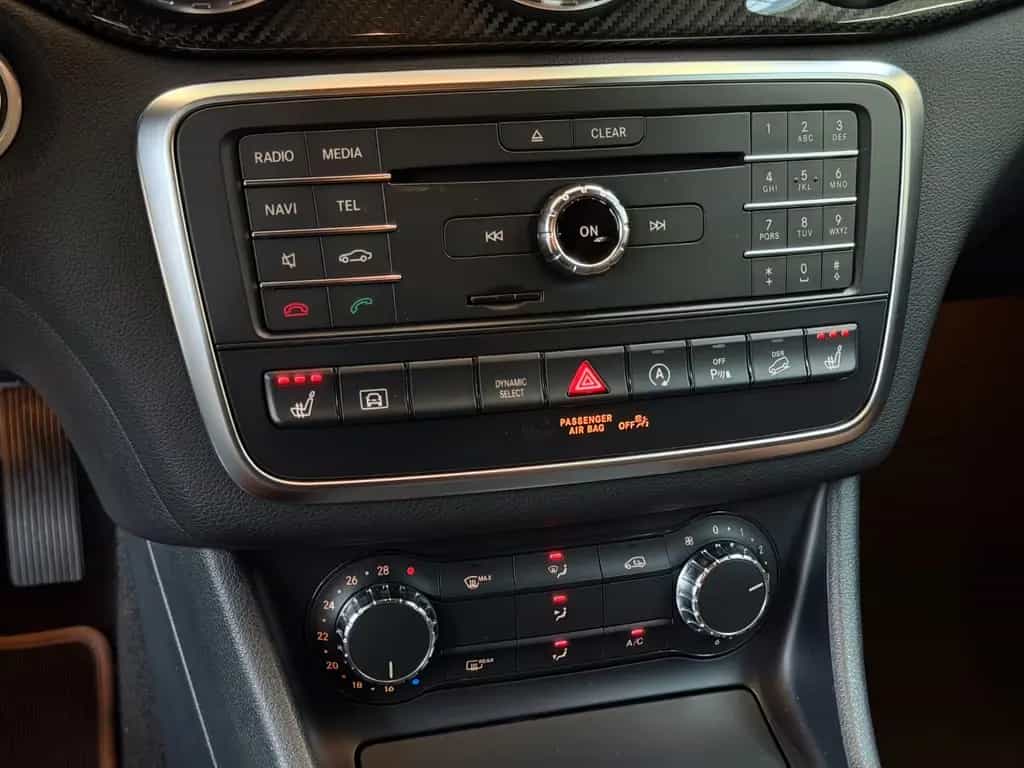 Mercedes-Benz GLA 250 4Matic*1.Hd*Exclusiv*Distronic*Kam*AMG 02/2017-photo-26
