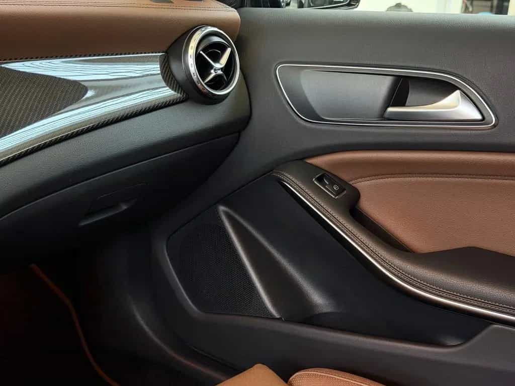 Mercedes-Benz GLA 250 4Matic*1.Hd*Exclusiv*Distronic*Kam*AMG 02/2017-photo-35