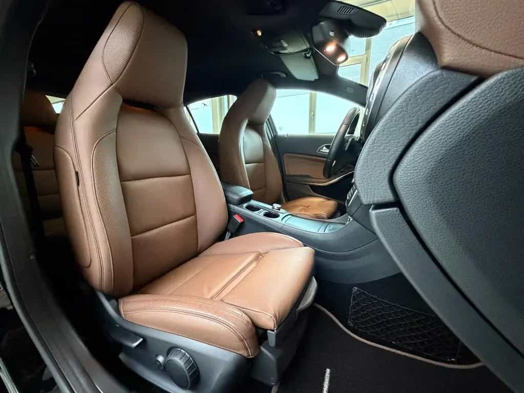 Mercedes-Benz GLA 250 4Matic*1.Hd*Exclusiv*Distronic*Kam*AMG 02/2017-photo-36