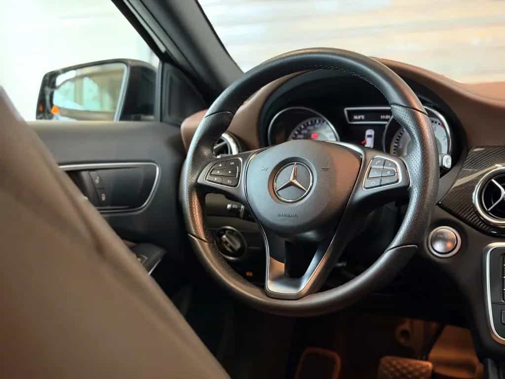 Mercedes-Benz GLA 250 4Matic*1.Hd*Exclusiv*Distronic*Kam*AMG 02/2017-photo-38