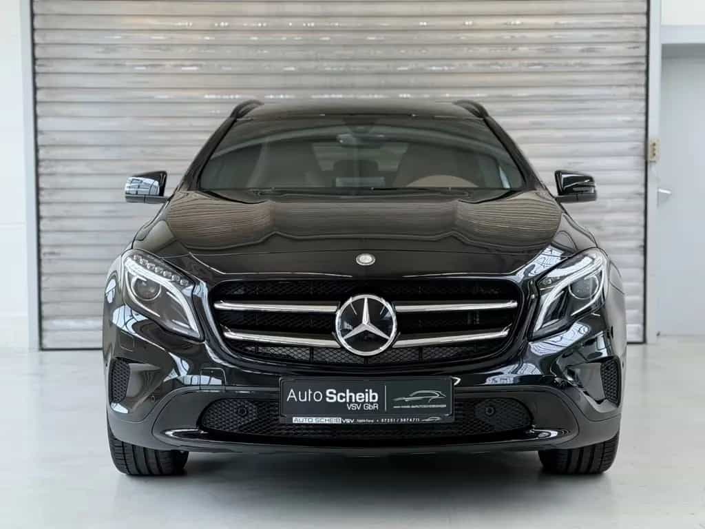 Mercedes-Benz GLA 250 4Matic*1.Hd*Exclusiv*Distronic*Kam*AMG 02/2017-photo-4