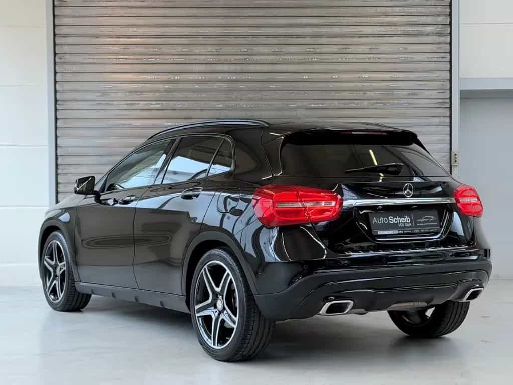Mercedes-Benz GLA 250 4Matic*1.Hd*Exclusiv*Distronic*Kam*AMG 02/2017-photo-8