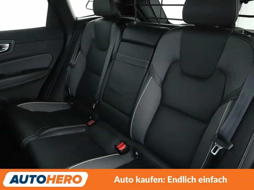 Volvo XC60 2.0 B5 Diesel R-Design AWD Aut.*NAV*TEMP* 02/2020-photo-13