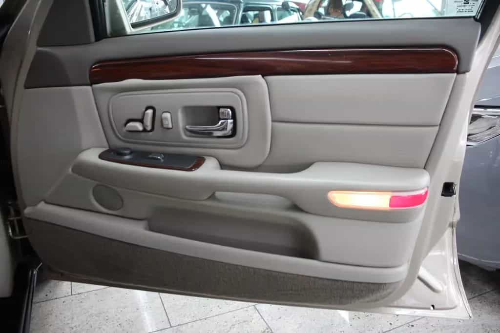 Cadillac Deville V8 Limousine *Vollleder/Klimaautomatik* 07/1998-photo-14