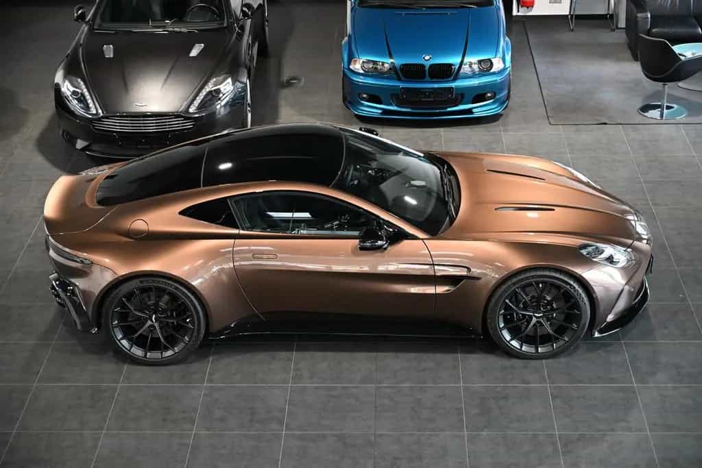 Aston Martin V8 Vantage Coupe/Magneto Bronze/B&W/UPE: 255k 07/2025-photo-10