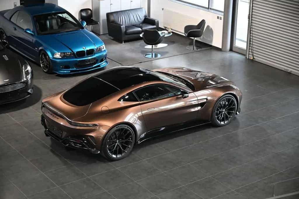 Aston Martin V8 Vantage Coupe/Magneto Bronze/B&W/UPE: 255k 07/2025-photo-11