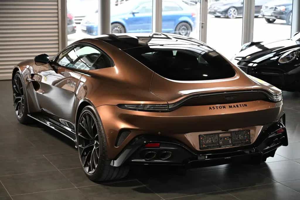 Aston Martin V8 Vantage Coupe/Magneto Bronze/B&W/UPE: 255k 07/2025-photo-18