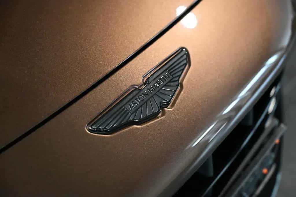 Aston Martin V8 Vantage Coupe/Magneto Bronze/B&W/UPE: 255k 07/2025-photo-21