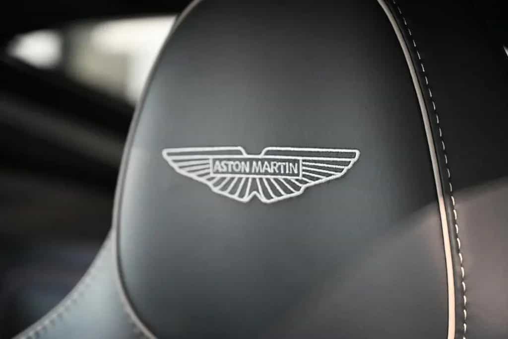 Aston Martin V8 Vantage Coupe/Magneto Bronze/B&W/UPE: 255k 07/2025-photo-29