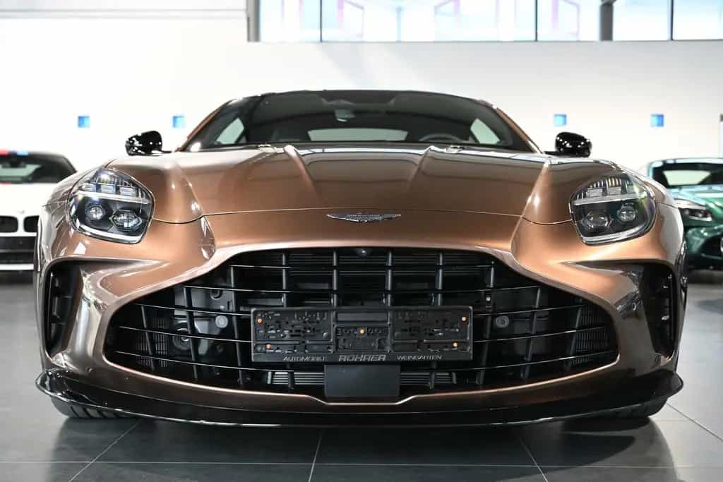 Aston Martin V8 Vantage Coupe/Magneto Bronze/B&W/UPE: 255k 07/2025-photo-3
