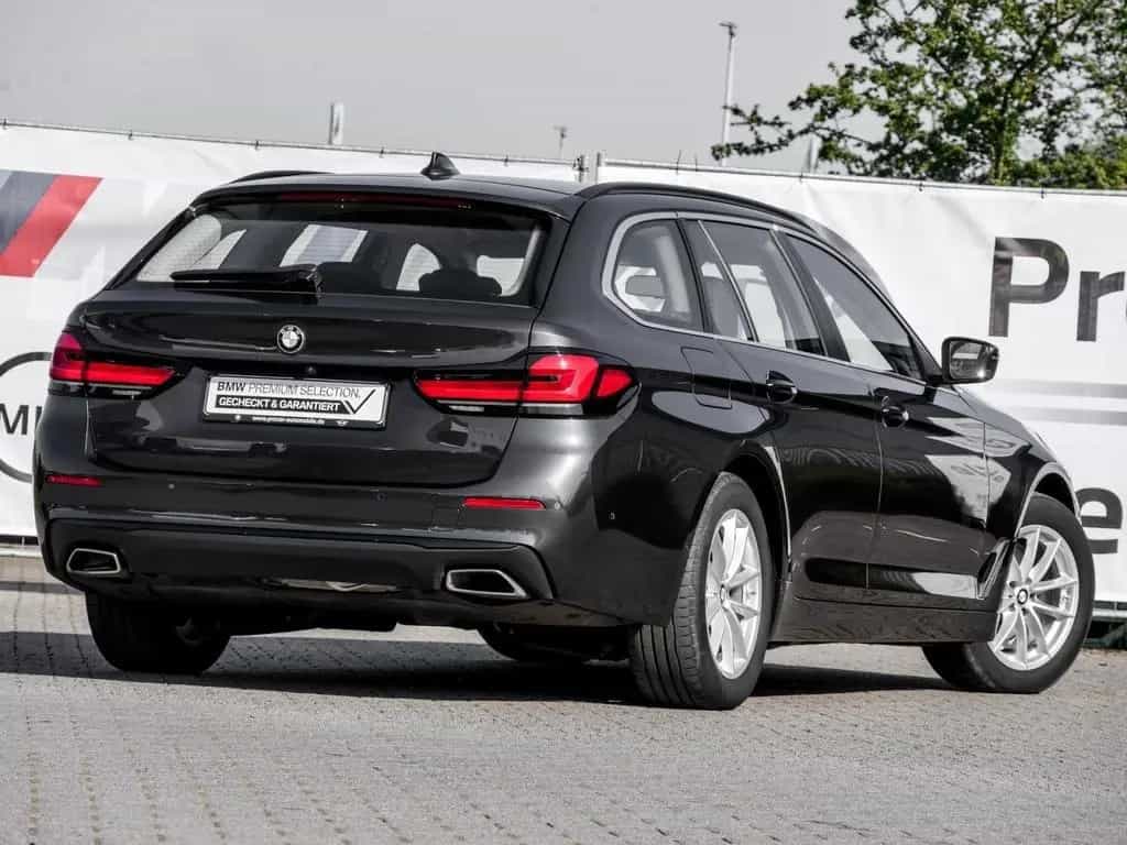 BMW 5 Series 520d A ACC AHK RFK NAVI LED PDC V+H DAB Klima 02/2023-photo-1