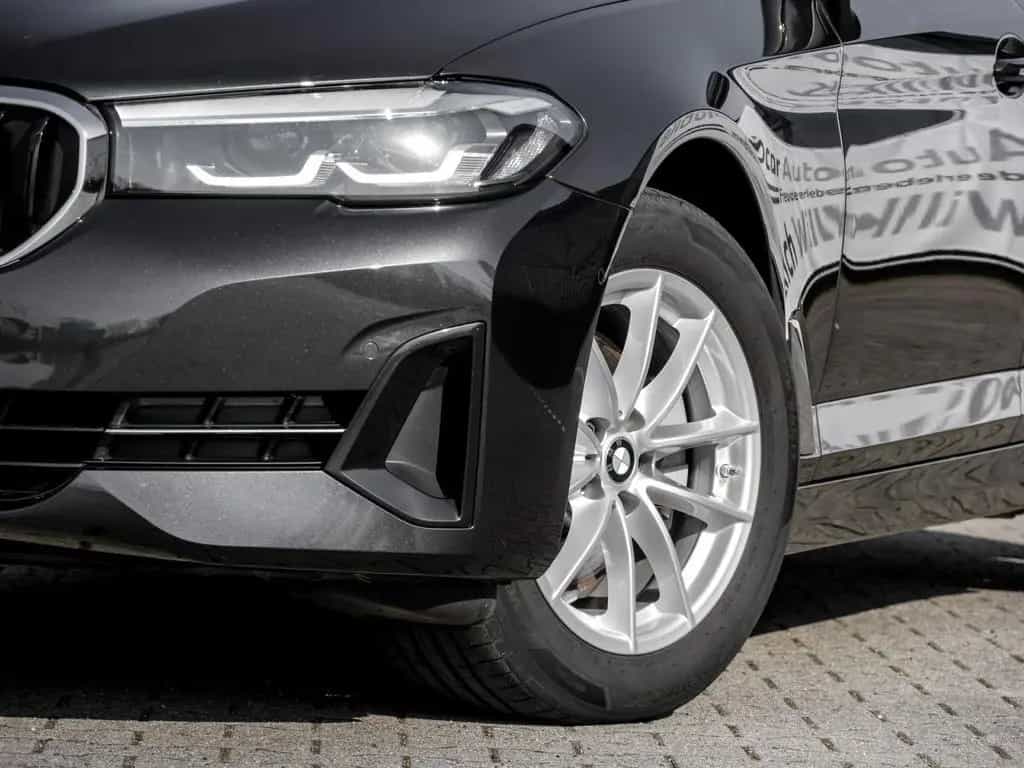 BMW 5 Series 520d A ACC AHK RFK NAVI LED PDC V+H DAB Klima 02/2023-photo-4