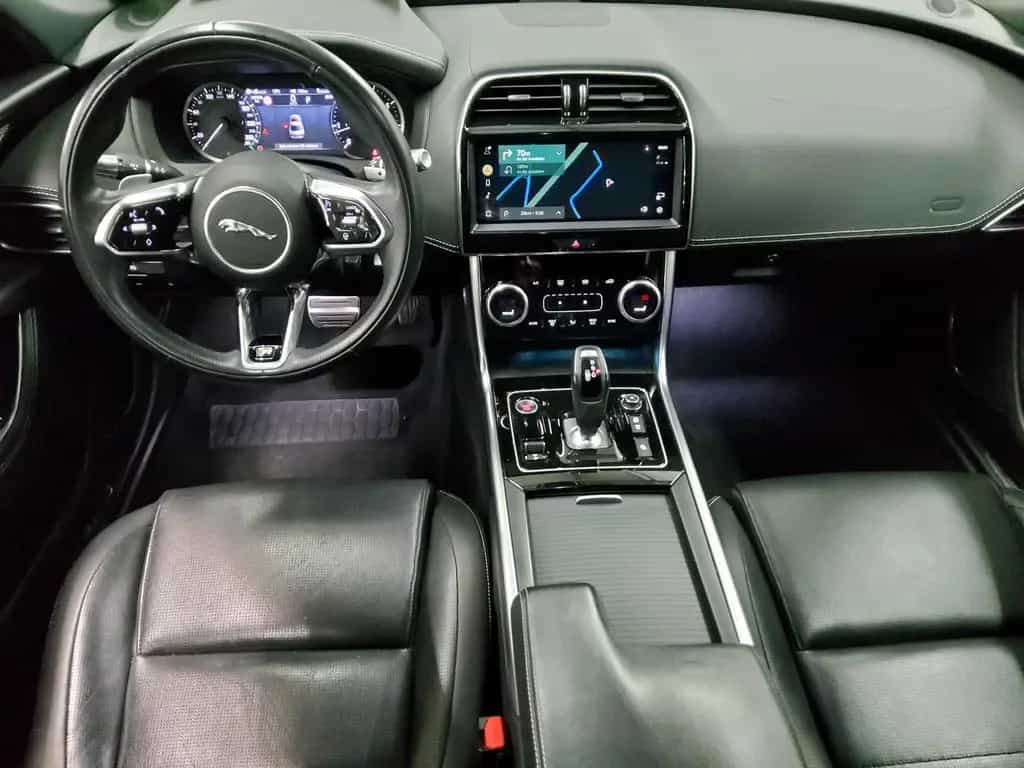 Jaguar XE P250 AWD R-Dynamic Leder Navi LED 360° ACC 07/2022-photo-4