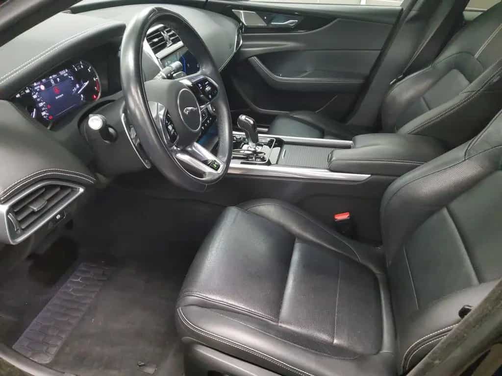 Jaguar XE P250 AWD R-Dynamic Leder Navi LED 360° ACC 07/2022-photo-7