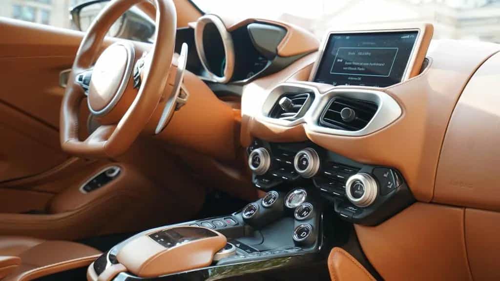 Aston Martin V8 Vantage 510 PS | Onyx Black | Copper Tan 07/2018-photo-3
