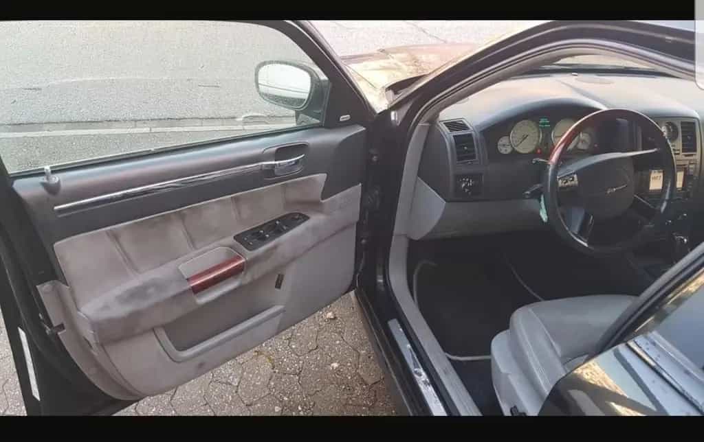 Chrysler 300C 3.0crd 05/2006-photo-4