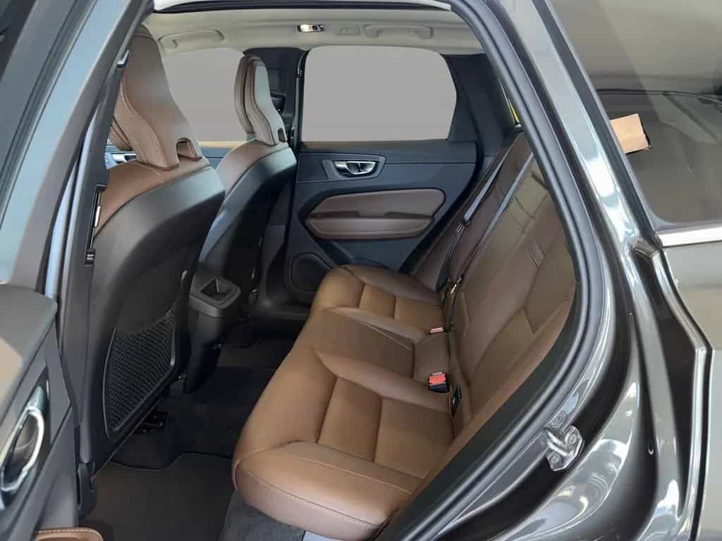 Volvo XC60 Inscription 2.0TDI Geartronic AWD *AHK*Pano 11/2018-photo-12