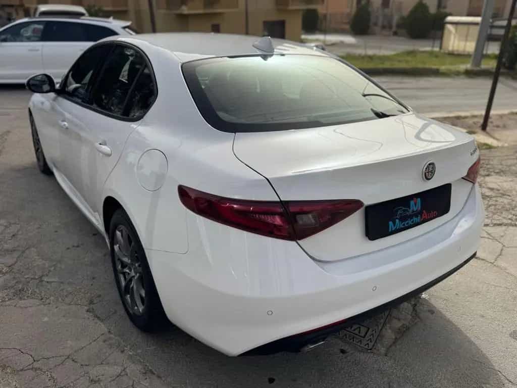 Alfa Romeo Giulia ROMEO GIULIA 2.2 160 CV SUPER FULL 10/2019-photo-9